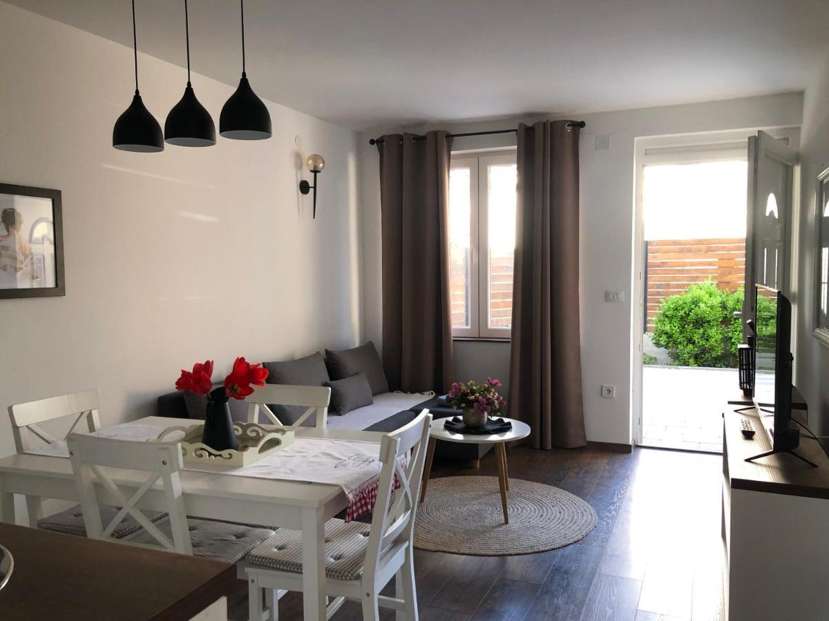 Apartments Zafira โอครีด ภายนอก รูปภาพ